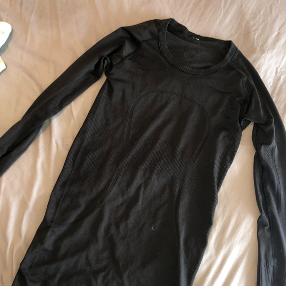 Lulu lemon long sleeve size 2
